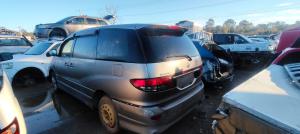 2004 Toyota Estima image 2
