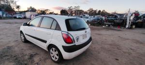 2006 Kia Rio image 2