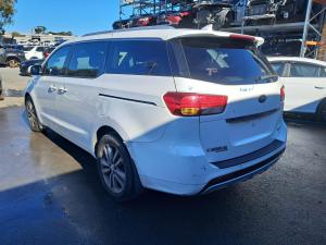 2017 Kia Carnival YP image 2