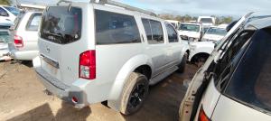 2006 Nissan Pathfinder image 2