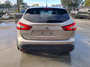 2016 Nissan Qashqai J11 image 2