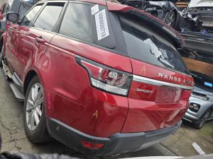 2016 Land Rover Range Rover Sport 3.0DT AUTO 8SPD 4WD TDV6 SE image 2