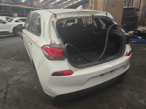 2018 Hyundai I30 PD 2.0L G4NC AUTO 6SPD FWD ACTIVE image 2