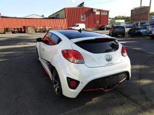 2014 Hyundai Veloster SR TURBO image 2
