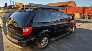 2005 Chrysler Voyager LX LWB image 2