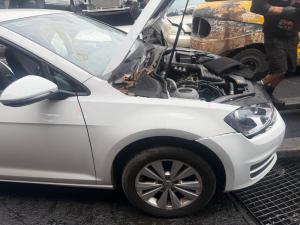 2015 Volkswagen Golf image 2