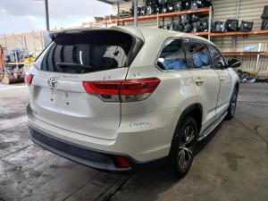 2017 Toyota Kluger GSU50/GSU55 image 2