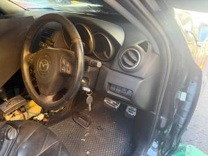 2004 Mazda 3 image 2