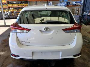 2017 Toyota Corolla ZRE182R image 2