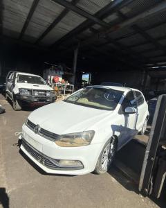 2016 Volkswagen Polo image 2