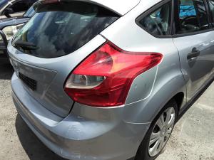 2012 Ford Focus AMBIENTE image 2