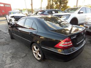 2004 Mercedes Benz C Class C 180 KOMPRESSOR CLASSIC image 2