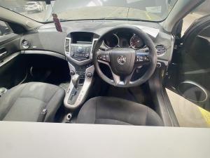 2011 Holden Cruze JH image 2