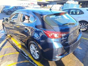 2018 Mazda 3 BN image 2