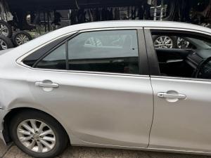 2016 Toyota Camry image 2