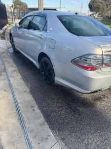 2009 Toyota Crown Hybrid GWS204 image 2