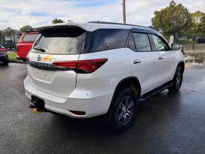 2023 Toyota Fortuner GUN156R image 2