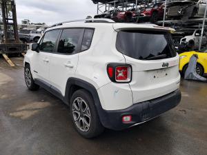 2015 Jeep Renegade BU image 2