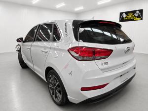 2020 Hyundai I30 PD 2.0L G4NC AUTO 6SPD FWD ACTIVE image 2