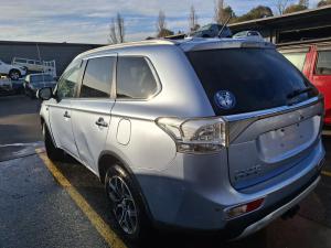 2014 Mitsubishi Outlander ZJ image 2
