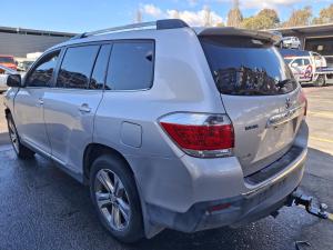 2010 Toyota Kluger GSU40R image 2
