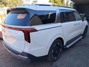 2025 Kia Carnival image 2