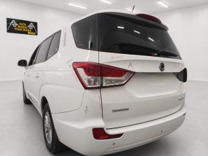 2015 Ssangyong Stavic 2.0DT D20DTR AUTO 5SPD RWD A100 image 2