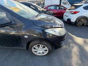 2011 Mazda 2 DE image 2