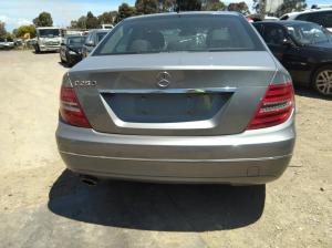 2011 Mercedes Benz C Class W204/S204 image 2