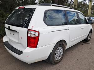 2014 Kia Carnival image 2