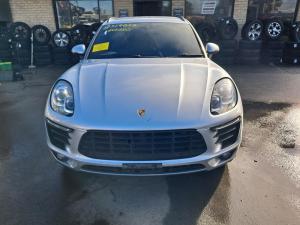 2016 Porsche Macan 95B image 2