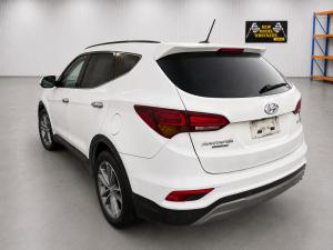 2017 Hyundai Santa Fe 2.2DT D4HB AUTO 6SPD 4WD HIGHLANDER image 2