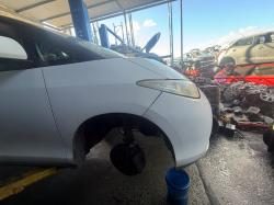 2006 Toyota Tarago image 2