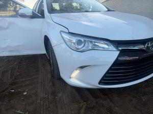 2017 Toyota Camry image 2