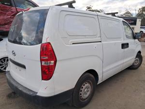 2011 Hyundai image 2