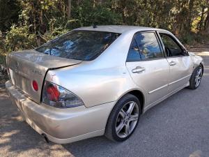 2004 Lexus Is200 image 2