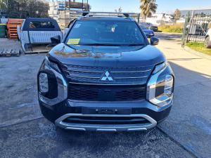 2023 Mitsubishi Outlander ZM image 2