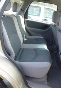 2004 Mazda Tribute image 2