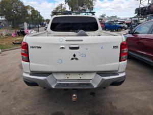 2015 Mitsubishi Triton MQ image 2