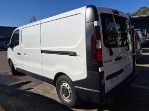 2015 Renault Trafic image 2