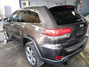 2014 Jeep Grand Cherokee WK image 2