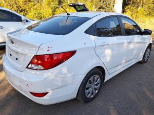 2016 Hyundai Accent image 2