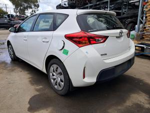 2013 Toyota Corolla ZRE182R image 2