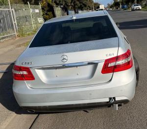 2010 Mercedes Benz E250 image 2