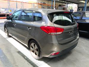 2014 Kia Rondo RP image 2