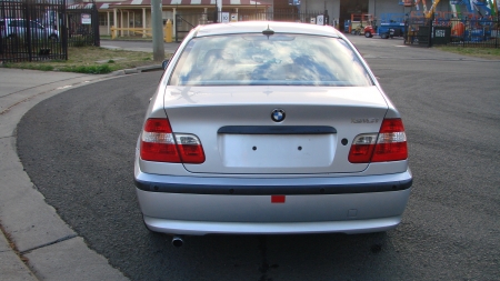 bmw 318i May 2004 Parts & Wrecking