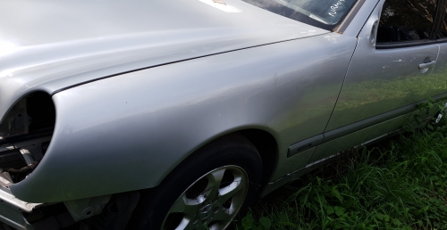 mercedes benz E200 2001 Parts & Wrecking
