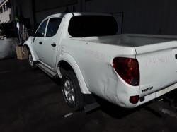 2014 Mitsubishi Triton image 3