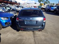2010 Holden Commodore image 3