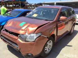 2013 Mitsubishi Outlander ZJ image 3